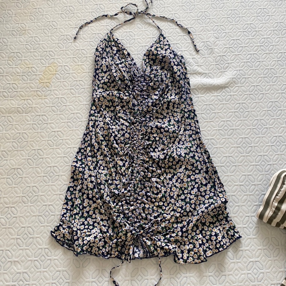 Princess Polly blue floral halter dress - Picture 3 of 5